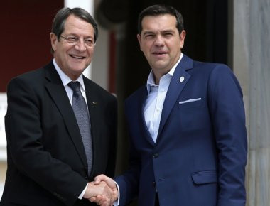 Συνάντηση Αλ. Τσίπρα και Ν. Αναστασιάδη στην Αθήνα πριν από την κρίσιμη επίσκεψη Ρ.Τ. Ερντογάν στην Ελλάδα